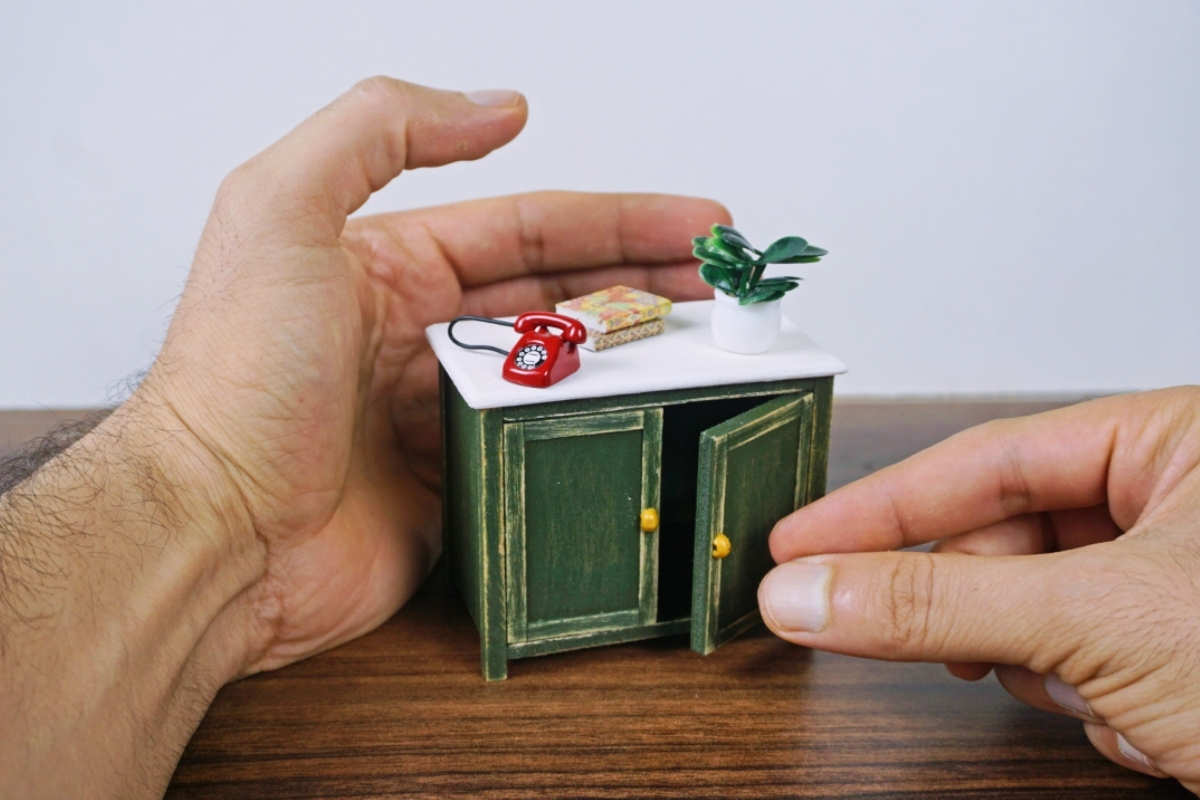 You are currently viewing Crafting a Miniature Cupboard for Your Dollhouse