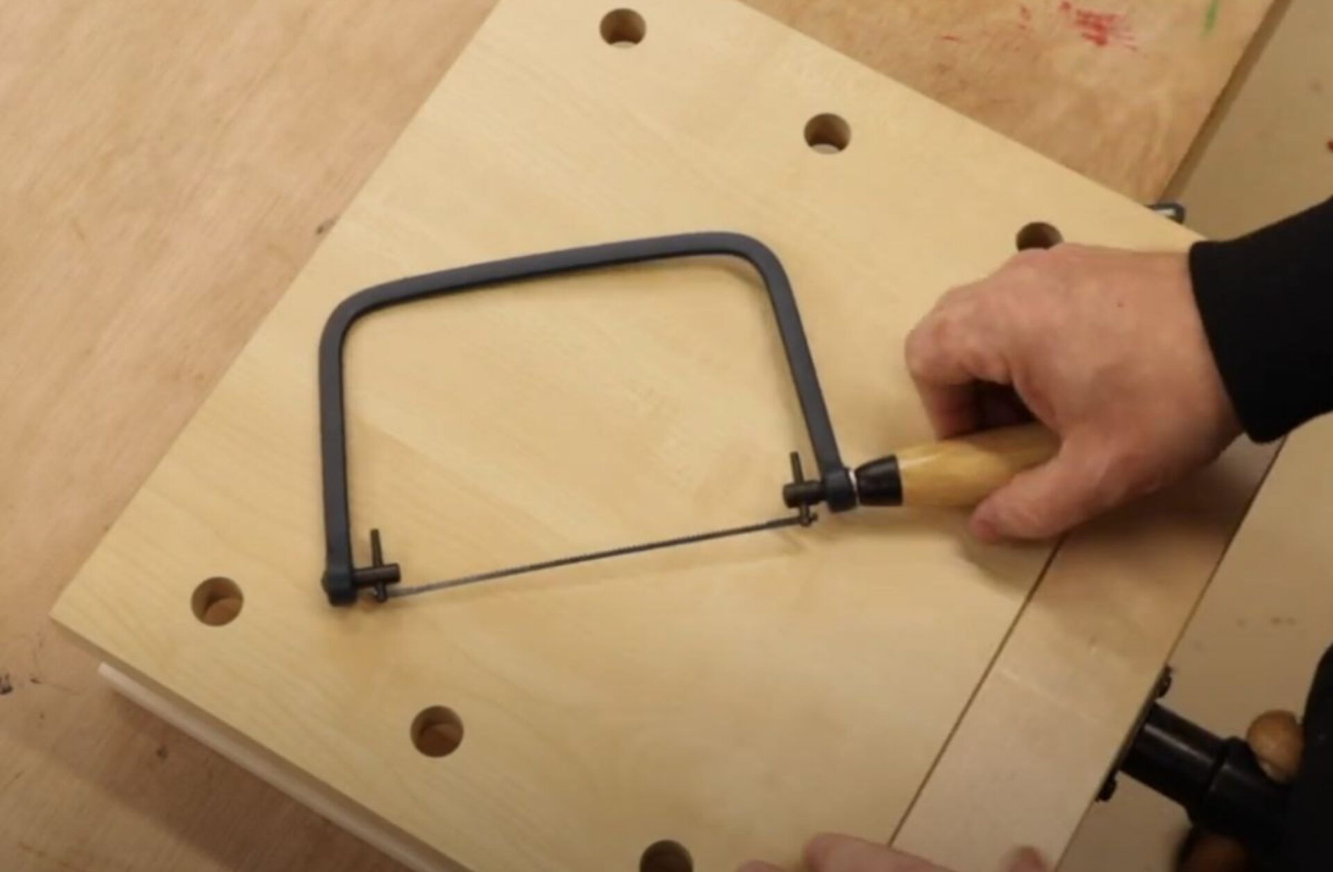 Jewelry Saw – Its Importance in Creating Miniature Curves